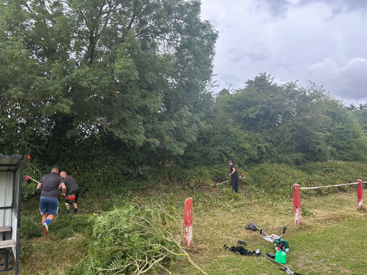 Old Wulfrunians JFC (@oldwulfsjfc) on Twitter photo Pre season prep in full swing 💪
🔴⚪️🐺 Pre season prep in full swing 💪
🔴⚪️🐺
