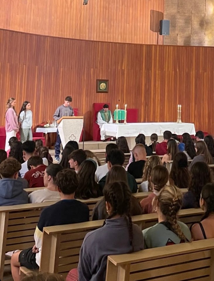 Cada etapa te acerca más a la meta: encontrar a Dios 💫

Nuestros jóvenes Spínola siguen caminando desde Tui. Con alegría, y dejándose encontrar con el Señor, comparten camino, silencios y momentos de encuentro. Santiago en el horizonte los empuja a seguir 🙌🏼

#FamiliaSpínola