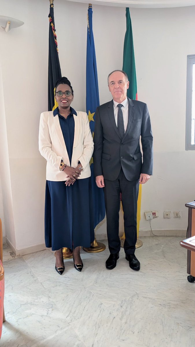 MuhimpunduYve's tweet image. A pleasure to meet H.E. Alain Leroy, Belgian Ambassador to Cameroon.
We discussed Belgium’s vital support to refugee education and UNHCR’s complementary pathways.
Looking forward to deepening collaboration with key partners
#EducationForRefugees
#StandWithRefugees