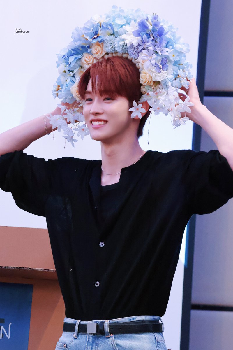 tinyConfection's tweet photo. 250721 팬싸
#성찬 #SUNGCHAN #ソンチャン 
#RIIZE #라이즈 https://t.co/Iaqh0su1Sz