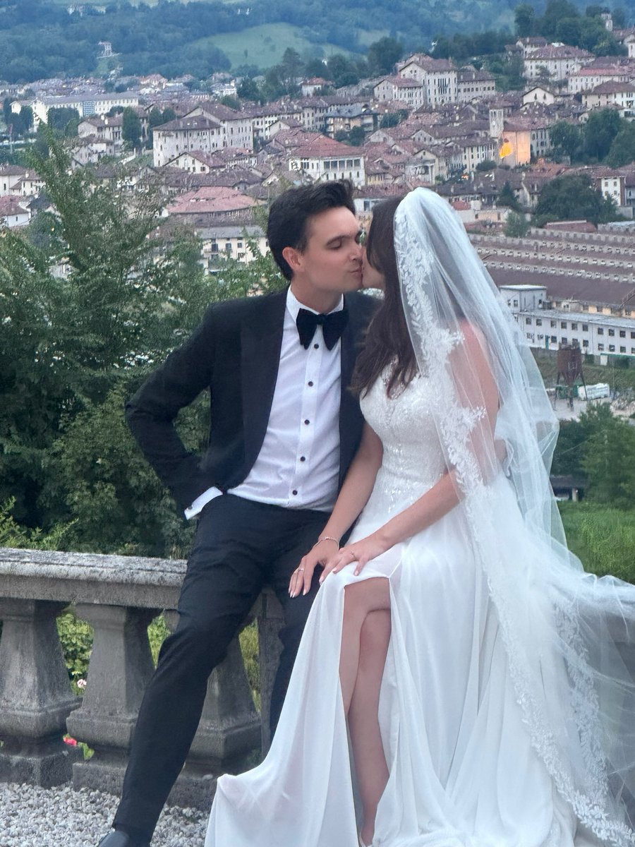 Lizzie Cundy tweet media