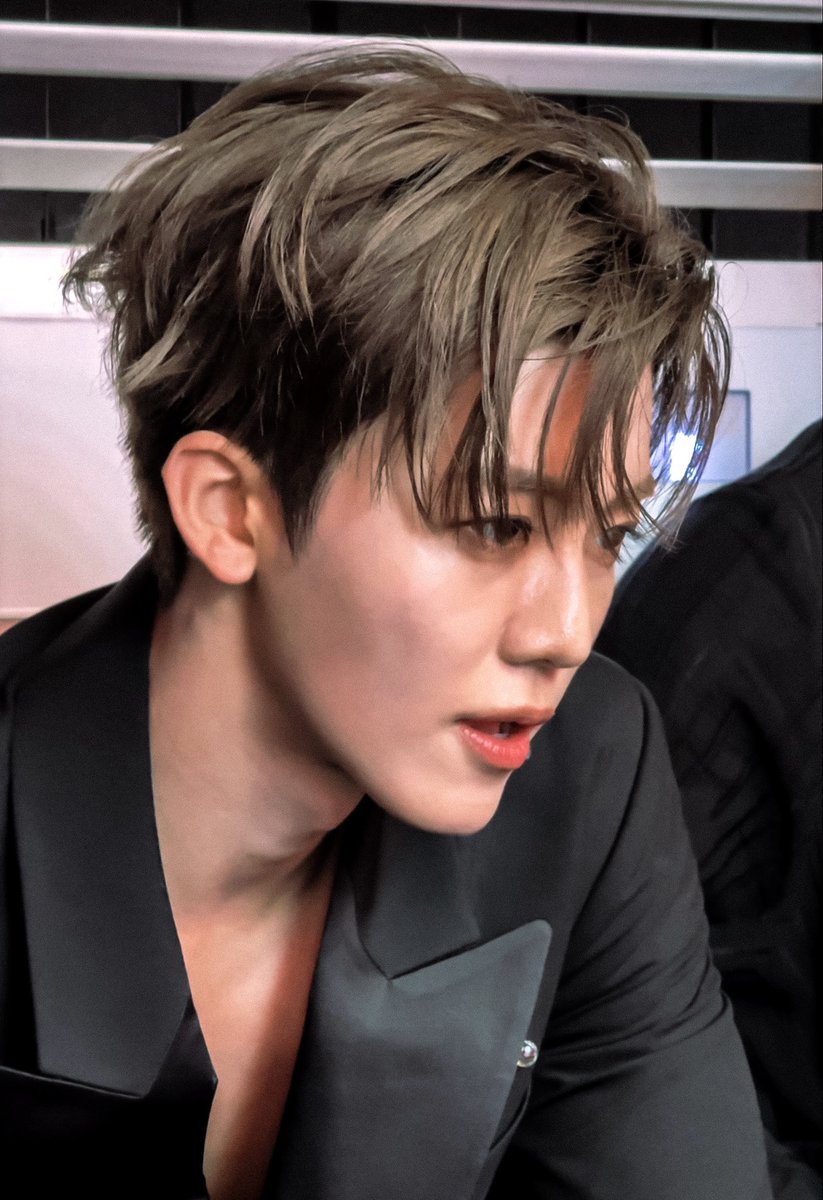 * 𝙪𝙣🍸 tweet media