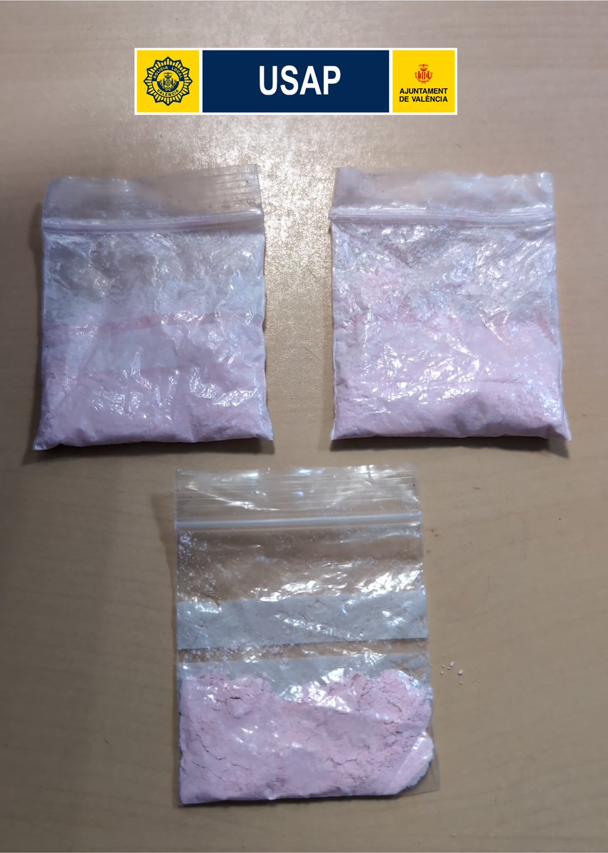 policialocalvlc's tweet image. 💊💊Agents de la #USAP detenen a un home de 34 anys que venia TUSI (Ketamina + MDMA) a l'Avinguda del Port