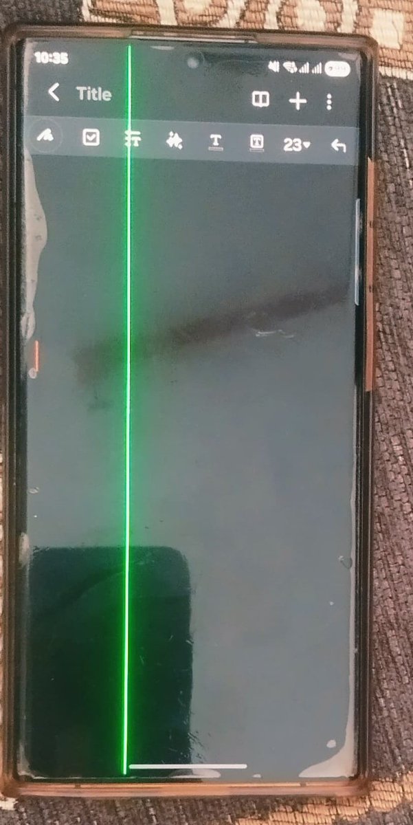 Milanhsoni's tweet image. Paid lakh for S22 Ultra and now stuck with a green line on screen. No drop, no damage-just Samsung things. No support either as it is slightly over 3 yeas. Never buying a Samsung flagship again. Time to switch to iPhone. @SamsungIndia @SamsungMobile #GreenLineScam #SamsungFraud