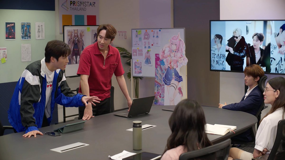Ting_ThinkThing's tweet photo. #DatingGameTheSeries เดทเกมนี้ ต้องได้ใจนาย EP 2...

ภารกิจใหม่ “เกมจีบหนุ่ม” เริ่มต้นขึ้น ฮิลล์ #MarchChutavuth รับหน้าที่หาโมเดลต้นแบบ เลยแท็คทีมรุ่นพี่ เบย์ #Judo_tantachj ออกตามหาชายหนุ่มคุณสมบัติดี รูปร่างหน้าตานิสัยไร้ที่ติ แต่ก็ไม่ง่ายที่จะผ่านสายตาเฉียบคมของบอส จุนจิ #KojiMukai #向井康二 #SnowMan ฮิลล์เลยต้องงัดทีเด็ดท่าไม้ตายมาใช้ ฟากจุนจิก็ช่วยหาโมเดลต้นแบบอีกแรง แต่ดันเกิดเรื่องไม่คาดคิด! ฮิลล์จึงเลยต้องรับบทบอดี้การ์ดปกป้องจุนจิ ใครนะกล้าแหยมมาแตะบอส!!

ห้ามพลาด #DatingGameเดทเกมนี้ต้องได้ใจนาย EP 2 วันจันทร์ที่ 21 ก.ค.นี้ เวลา 21.30 น. ทางช่อง Workpoint 23 รับชมเวอร์ชัน Director’s Cut แบบ Non-Stop ไม่มีโฆษณาคั่น ทาง TrueVisions NOW และสำหรับผู้ชมในญี่ปุ่น รับชมแบบ Exclusive พร้อมไทยทาง Lemino เวลา 23.30 (JST)