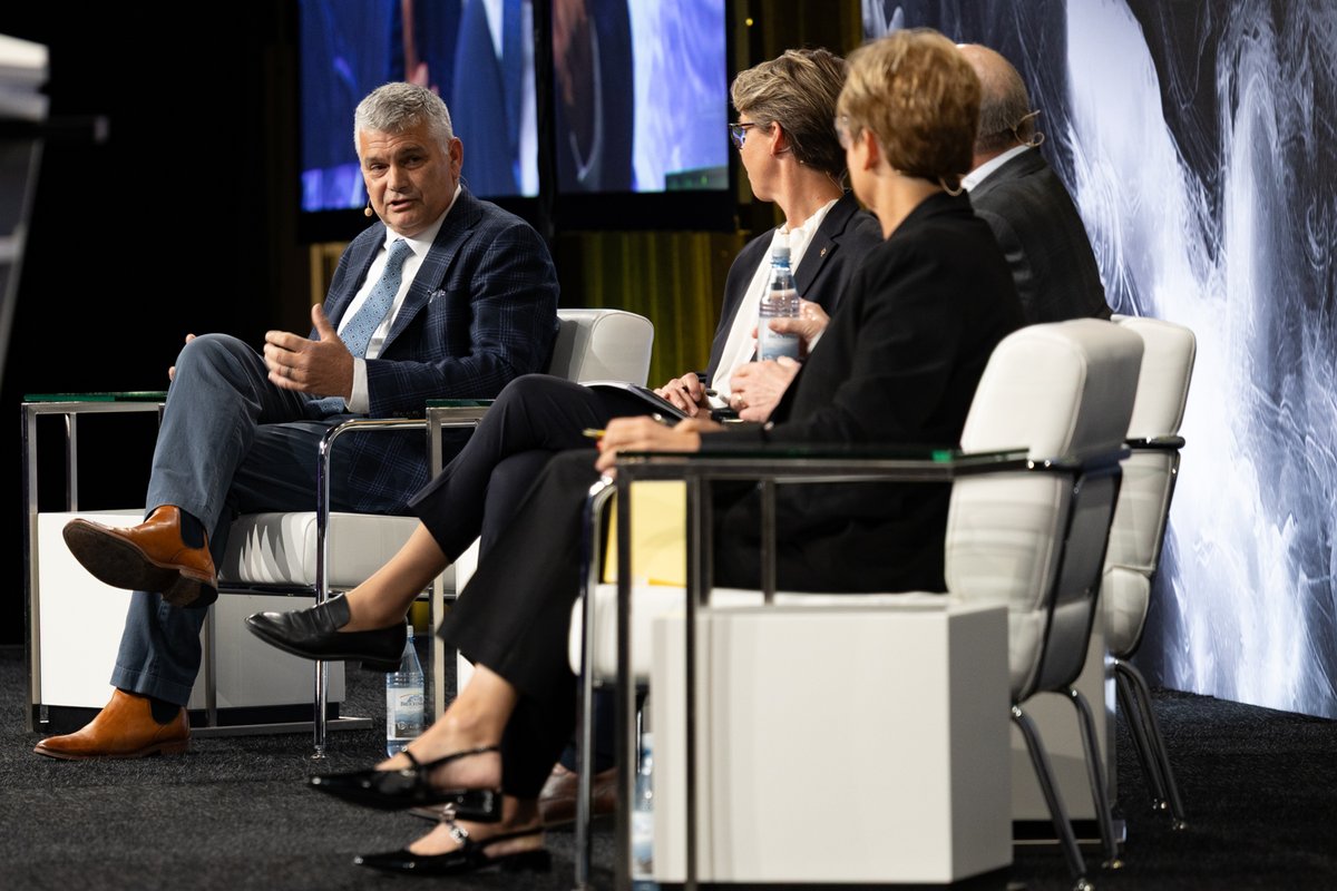 USArmyEURAF's tweet image. #LANDEURO last week focused on crucial industrial resilience for #NATO & global deterrence! 🌍 The "Updating the Arsenal of Democracy" panel (July 17) underscored the need for co-production & shared investment as demand for munitions surges. 🚀 army.mil/article/287174