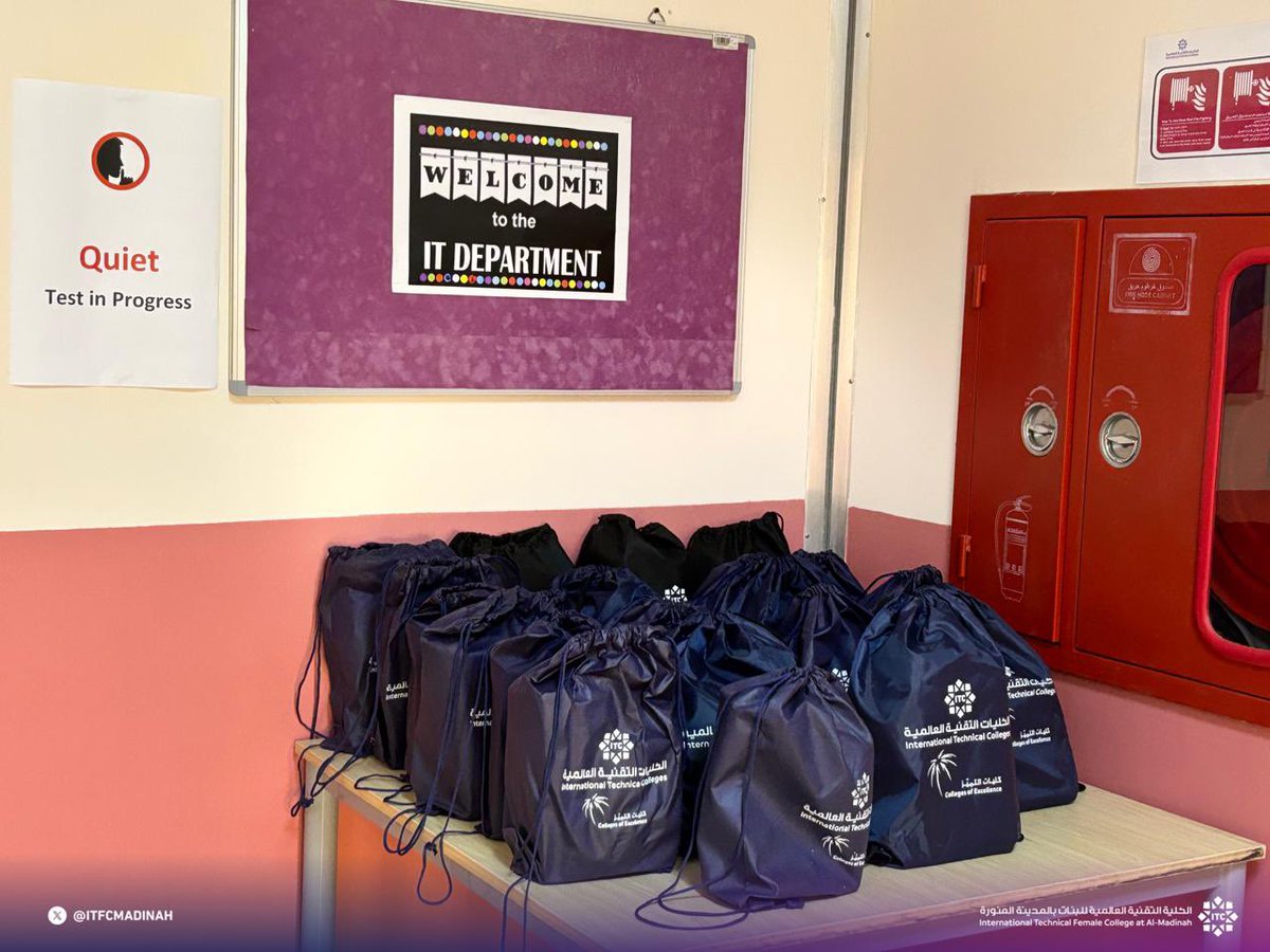 ItfcMadinah's tweet image. أقامت الكلية التقنية العالمية للبنات في المدينة المنورة مخيمًا صيفيًا مميزًا بالتعاون مع الجمعيات الخيرية في المنطقة. يتضمن دورات تدريبية قصيرة تفاعلية، إيمانا منها بأهمية المسؤولية المجتمعية ولتنمية مهارات المستفيدين من خدمات الجمعيات.