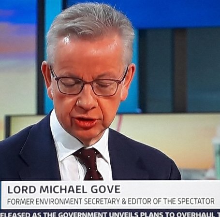 DrSusanDenim's tweet image. #gmb are purely taking the piss now by giving airtime to "Lord" Gove
ITV mustn't think shit in our water is bad enough so they now pump out more on our TV.
And they never mentioned it for 14 years
Having this twat on is like inviting an arsonist to talk about fixing fire damage