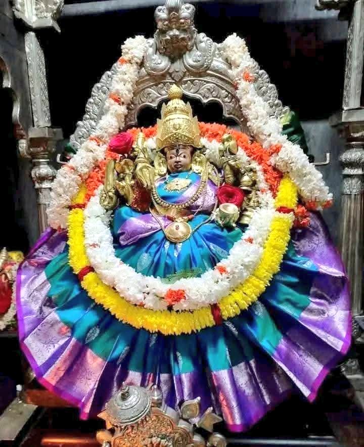 chamundi_betta's tweet image. ಚಾಮುಂಡೇಶ್ವರಿ ಅಮ್ಮನ ಇಂದಿನ ಅಲಂಕಾರ