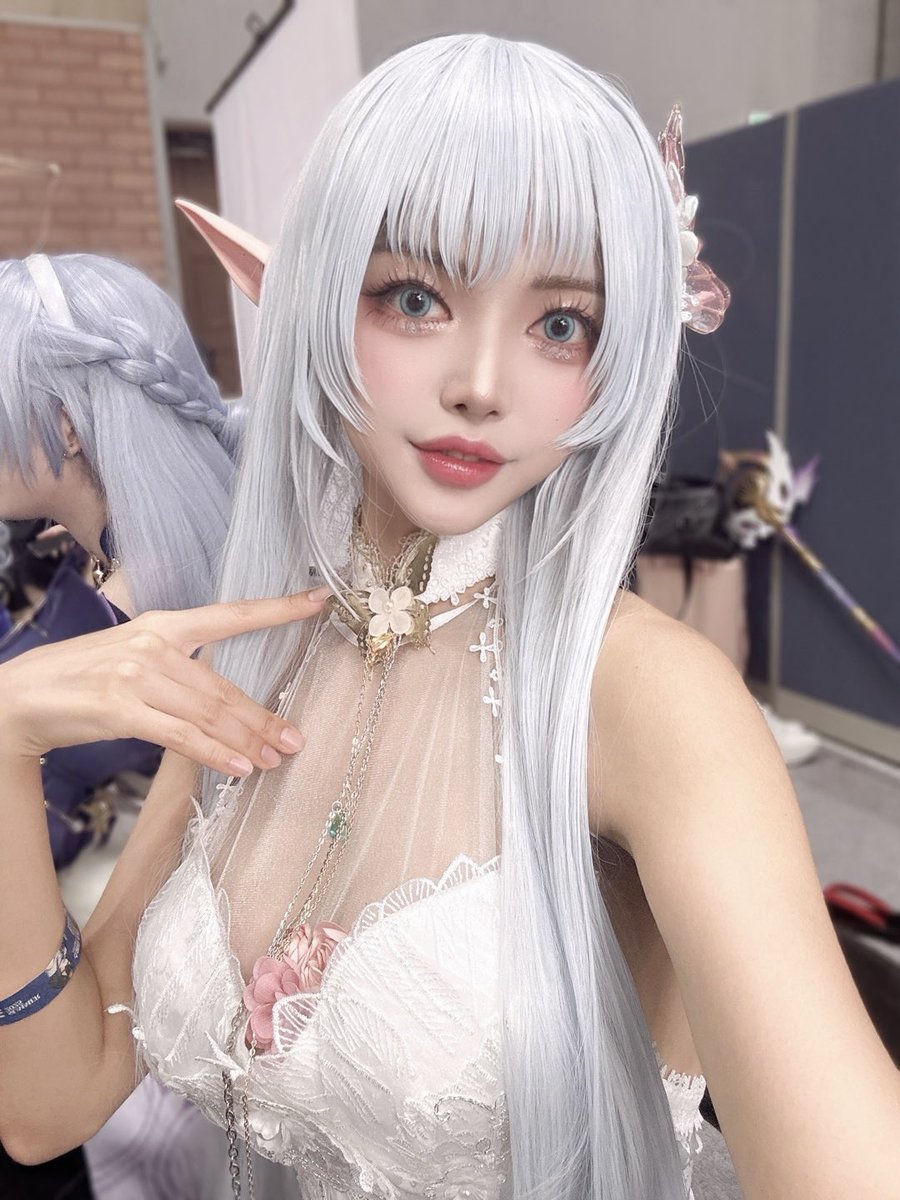 crystal613vv's tweet image. 요번 서코때 코스어로써 첫 부스참가했는데 여러분들이랑 이런저런 소소한 대화하구 소통하면서 정말 즐겁고 수정이도 함께 에너지 넘치는 시간이었어요🥹💕💕
제가 사실 극극i성향이라서….😭😭 살짝 낯가리느라 뭔가 더 활발하게 반겨드리지 못했을텐데…😭
그래두 좋아해주셔서 감사합니다!!
행사…