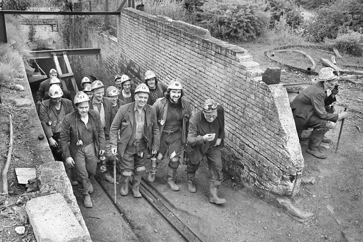 Miners_Strike's tweet image. #OnThisDay 1978. Miners leave Adventure Colliery in West Rainton for the final time.
The last shift marked an end to an era which stretched back to 1817 when production first started.