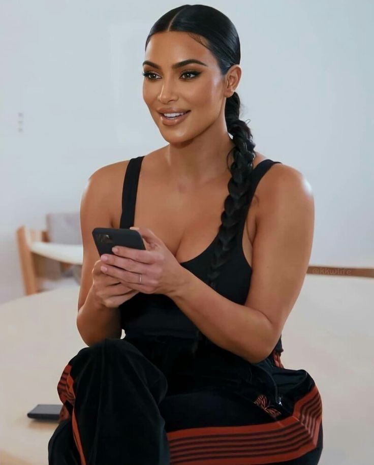 6 WAYS TO TURN WOMEN ON OVER TEXT

-- Female Psychology Thread --