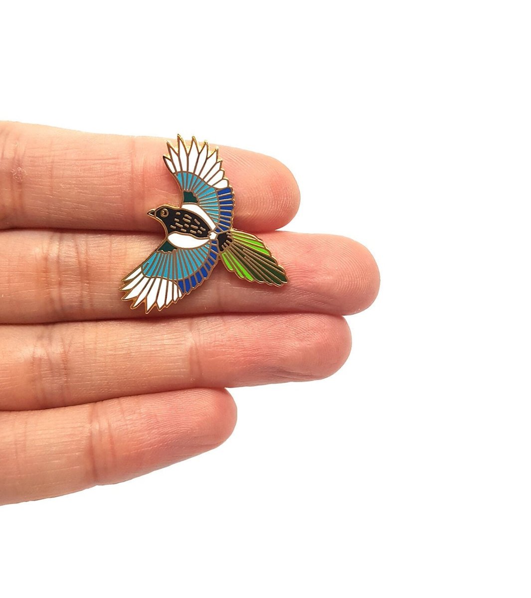 FawaShah's tweet image. Good morning #earlybiz I make and sell jewellery just like this magpie pin. 15% off first orders via newsletter! fawashah.co.uk/product-page/m… #handmade #jewellery #giftideas #gift #smallbiz #jewellery #jewelry #raven #pin #garden #bird #MondayMood #uksmallbiz #crow #magpie