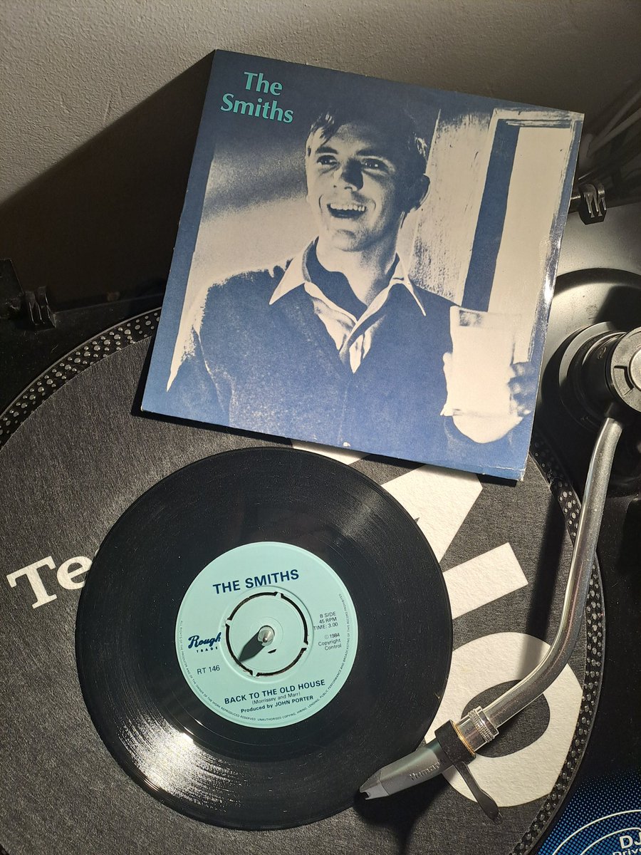 TheHouseof08's tweet image. #MorrisseyMonday Week 65
THE SMITHS - WHAT DIFFERENCE DOES IT MAKE
B-Side
BACK TO THE OLD HOUSE
"I would rather not go
Back to the old house
There's too many bad memories
Too many memories"
#TheSmiths #Morrissey