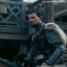 skadiglory's tweet image. 15. Silent and thoughtful and bold in strife the prince's bairn should be.
Joyous and generous let each man show him until he shall suffer death.
bagalt ok hugalt skyli bjóoans barn
ok vigdjarft vera;
glar ok reifr skyli gumna hverr, unz sinn biổr bana.
Others should treat the…