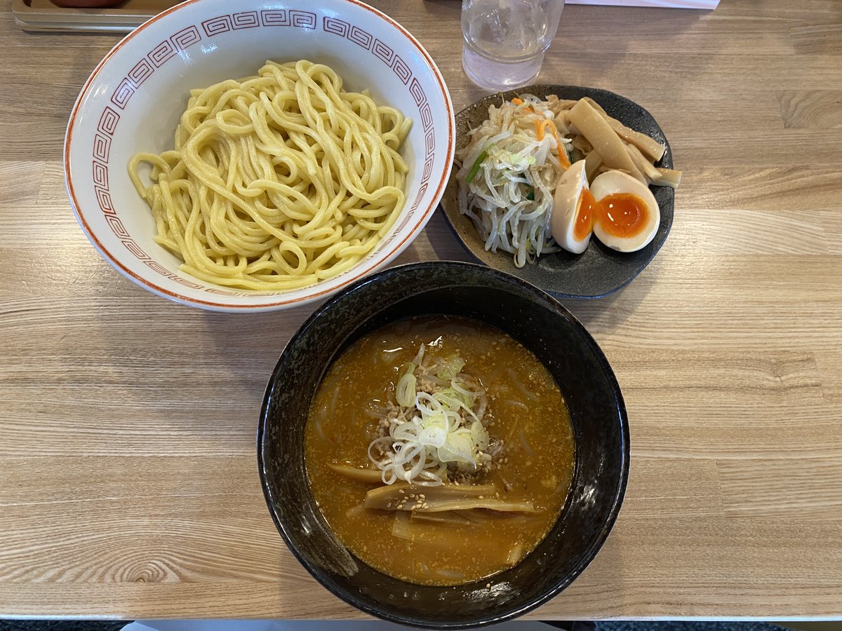 junkwak0512's tweet image. Miso Tsukemen (味噌つけ麺) at Yasubee (やすべえ) in Takadanobaba (高田馬場). Been here before when I visited Waseda University. 8 branches in Tokyo, but this shop is the original. I think that this shop is one of the best in the ramen-heavy Takadanobaba neighborhood.