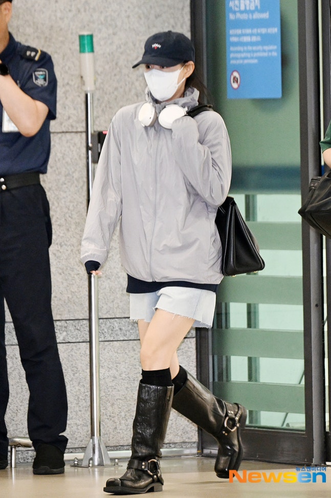 Jiwon's whole outfit sksks