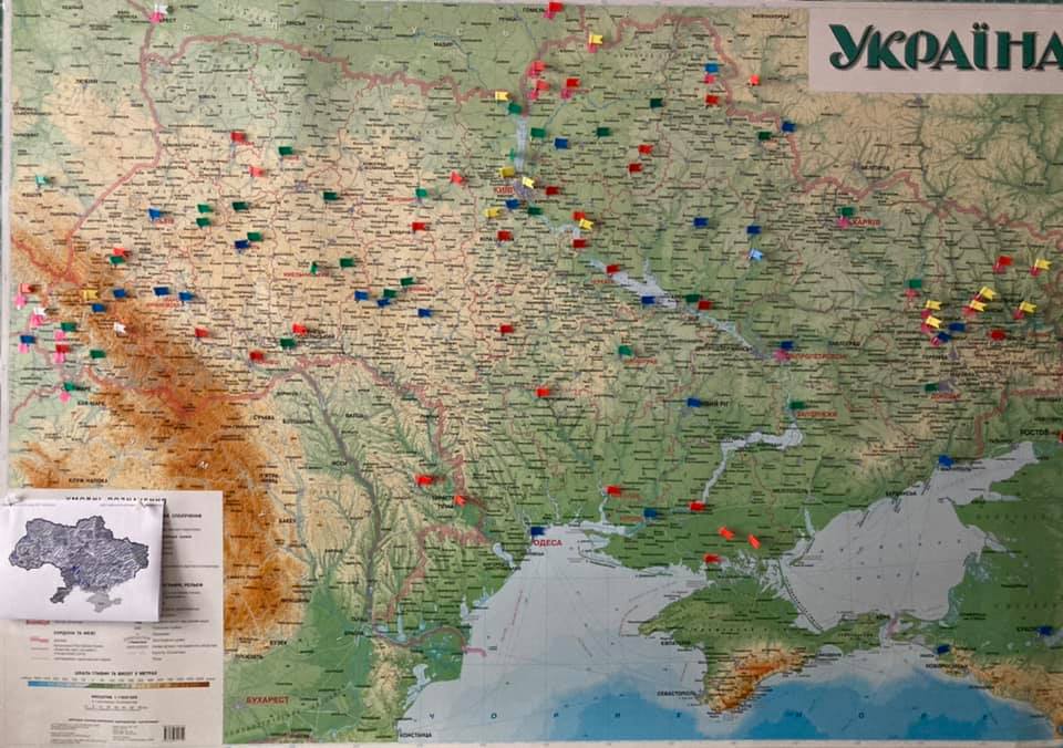 sumlenny's tweet image. This was Ukraine's map hanging in my @ua_boell country director's office, showing all Ukraine's cities and towns I have visited in 2015-21. I have photographed this map days before leaving my office and thought I will leave Ukraine. But my fate has decided differently.