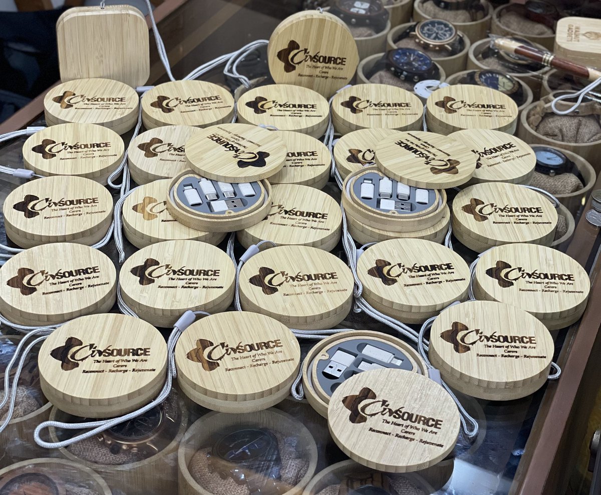 _jamesi_'s tweet image. Wood Charger Pack 

Connect with Nature and Tech
Who says tech can&apos;t be beautiful? This bamboo cable organizer keeps you charged, connected, and organized — sustainably. #WoodenTech #EcoSmart

Price:55,000ugx 

WhatsApp:0707267566/@glarearmani 

Deliveries can be made