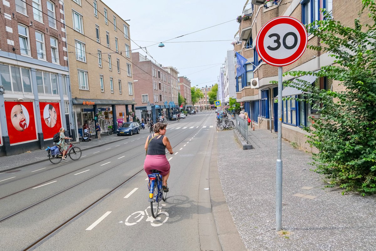 One year since its introduction, figures show the goals behind Amsterdam's 30 km/h limit are trending in the right direction. Fears of negative impacts are unwarranted. This aligns with—and adds to—the growing body of evidence other global cities should consider a similar move.🔚