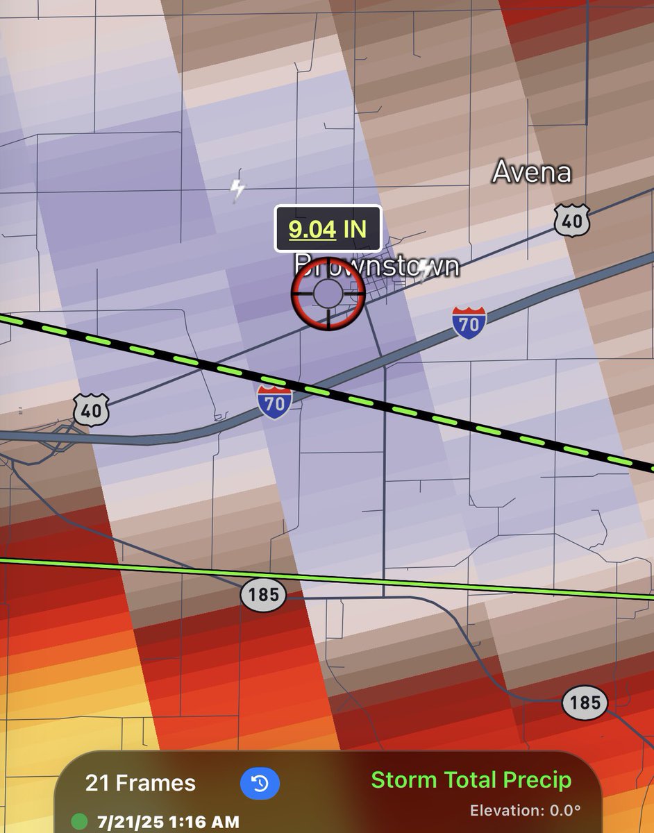 KevinLighty's tweet image. Radar estimated 9” of rain in Brownstown, IL in Fayette county.