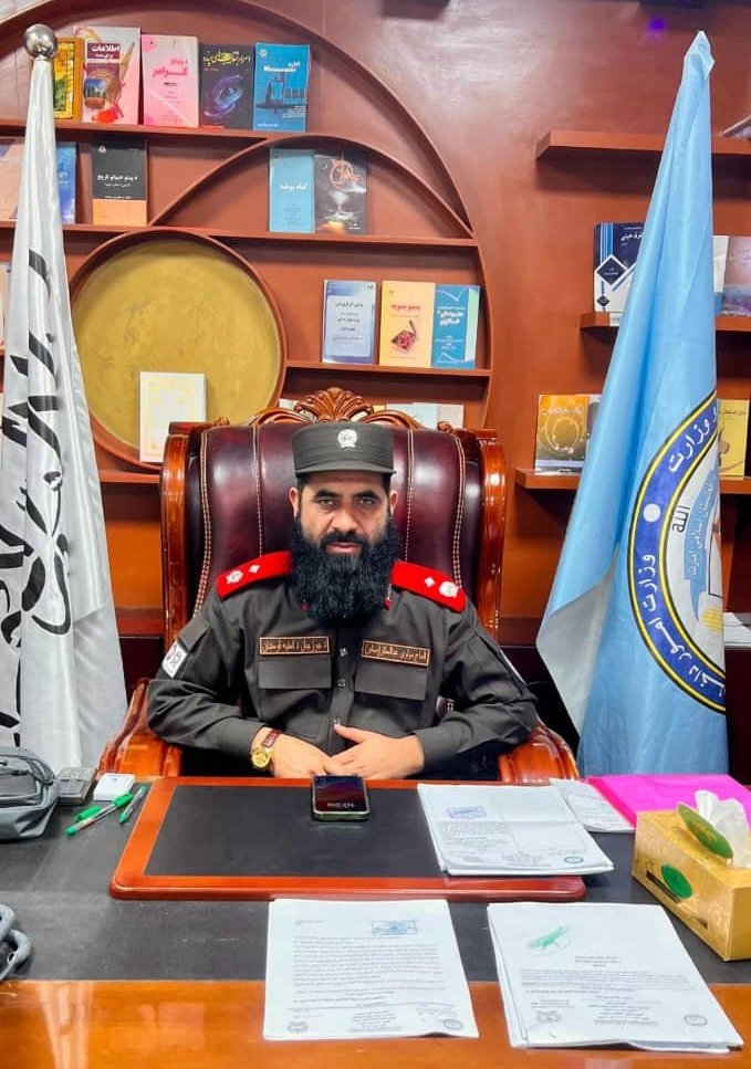 #اطاعت
بادغیس ولايت کې پيژندل شوي جهادي څهره ښاغلى الحاج مولوي عبدالستار "صابر" د جوز جان ولايت برحال امنیه قوماندان په نظامي يونيفورم کې.