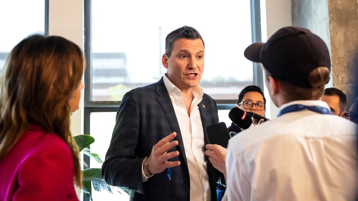 ryanModuLine's tweet image. Canada closely monitors AI copyright court cases as it shapes its AI regulations-no standalone bill yet, but protecting creators and cultural sovereignty remains a priority.   cbc.ca/news/politics/…