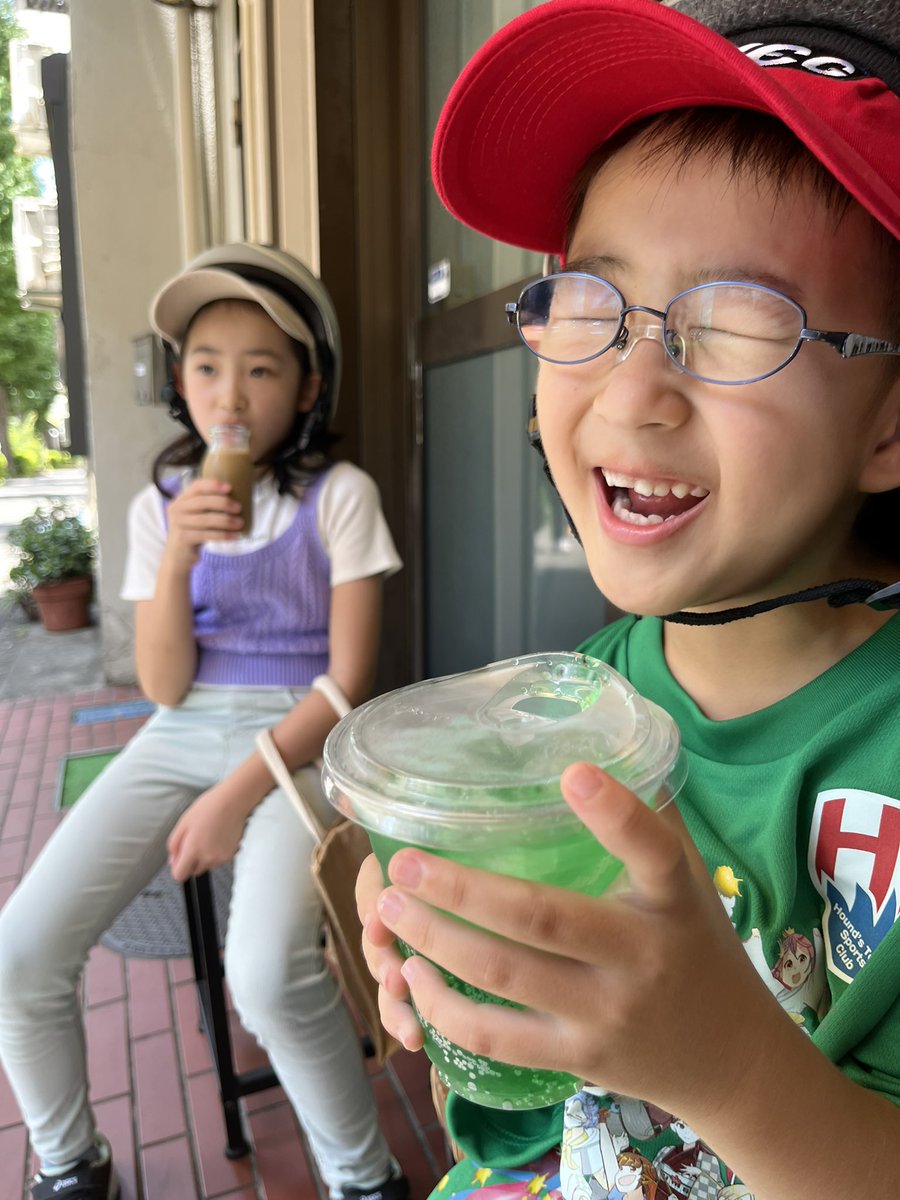 yuma1010's tweet image. 暑い日にはアイス
宮野乳業さんのソフトクリームを食す
子どもの至福の顔😃さすがのアイスです☀️
@miyano_milk
