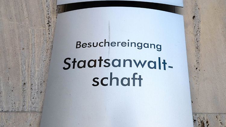 e_munich's tweet image. Das politisch links-rot-grüne Übel Marke Deutschland an der Wurzel packen.
Die Justiz sollte in einem Rechtsstaat eigentlich unabhängig entscheiden. Staatsanwälte müssen hierzulande allerdings möglichen Anweisungen, etwa von Ministern folgen. Ein Unding, meint der Richterbund.…
