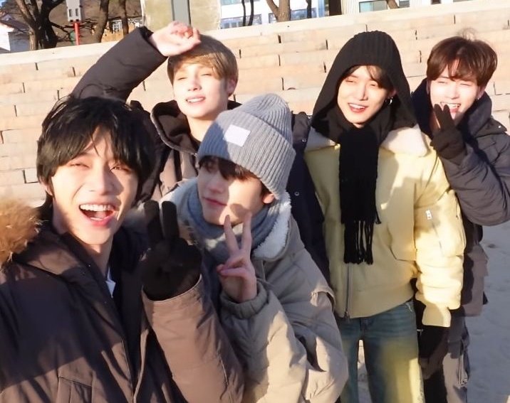 txtdom's tweet photo. " we’re happiest when we’re together, and we all want to keep singing and performing as five" https://t.co/AhcdkhYywN