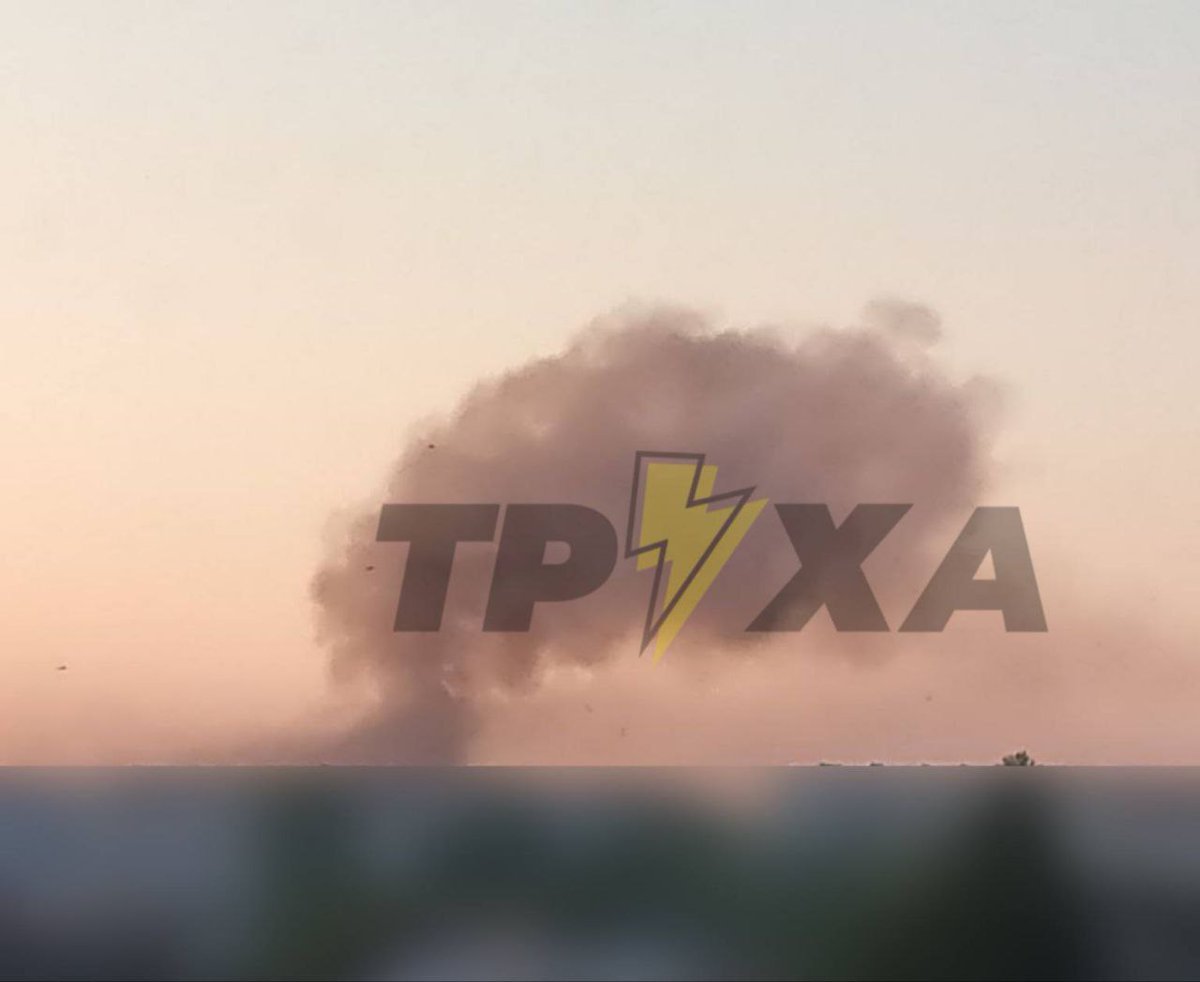 aleksbrz11's tweet image. The 18th sanctions package didn't work. Even if you implement 1,000 sanctions packages, you can't stop kiev from burning. kiev will continue to burn.馃嚪馃嚭馃敟Z