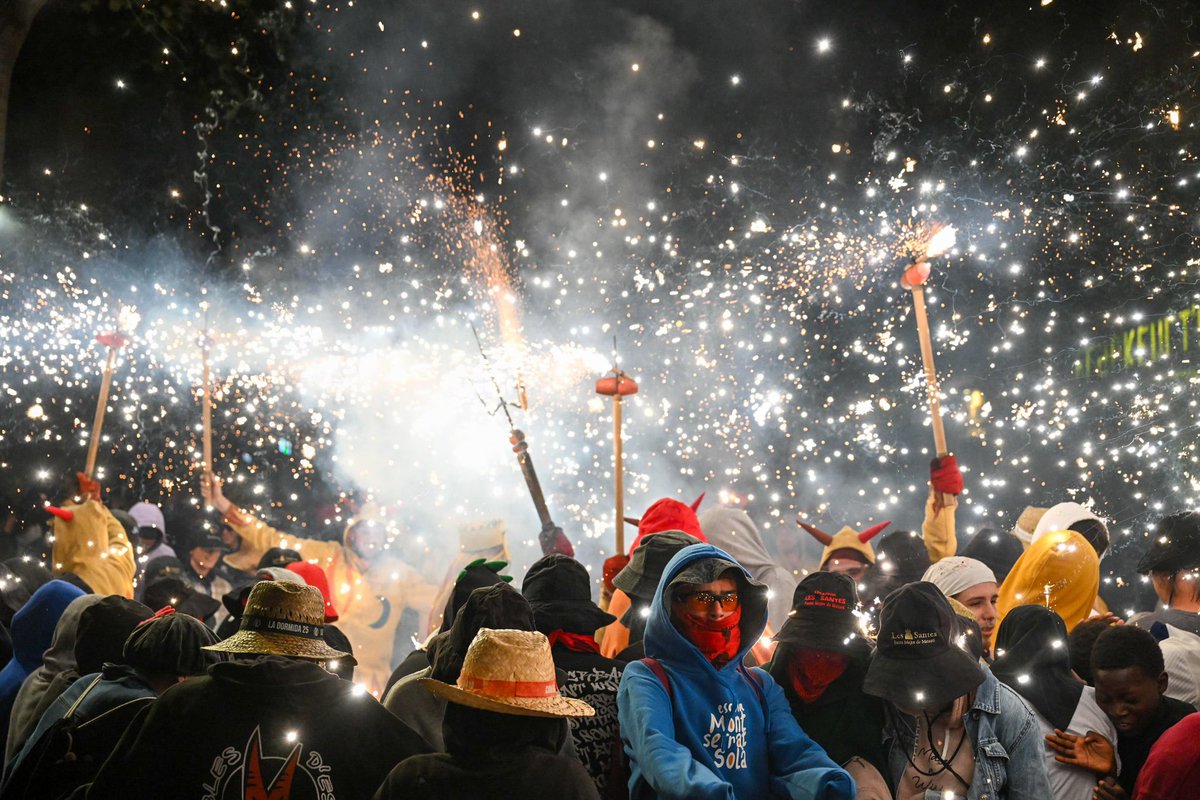 Les Santes Mataró tweet media