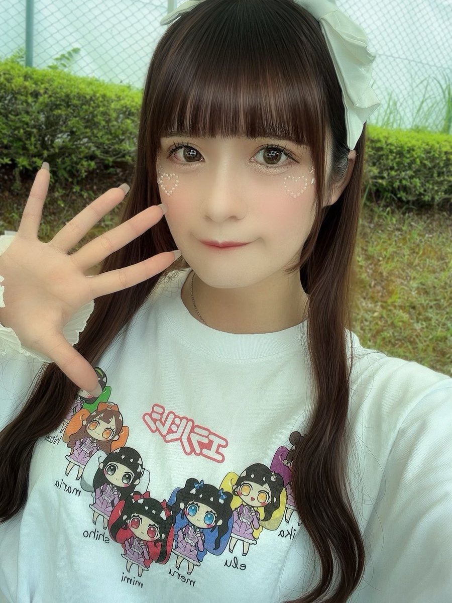 桃配運動公園にて #関ケ原唄姫合戦2025 #エラバレシ 桃配ステージありがとうございました🍑🤍ྀི❕

このあともよろしくお願いします𐔌՞⁔•͈ ·̫ •͈⁔՞𐦯𖤐  ̖́-
(🎤)17:10-17:30 豊臣ステージ
(📸)17:50-19:10 物販12