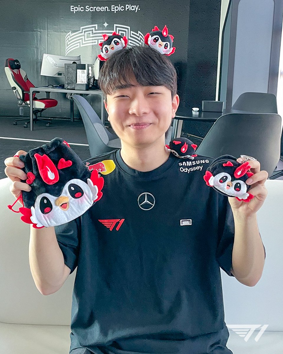 '아티'로 변신한 T1 FC Online😎
어떤 선수가 가장 잘 어울리는지 댓글로 남겨주세요!

T1 FC Online, now in 'ATI' style! 😎
Which player pulls it off best? Let us know in the comments! 

#TogetherAs1