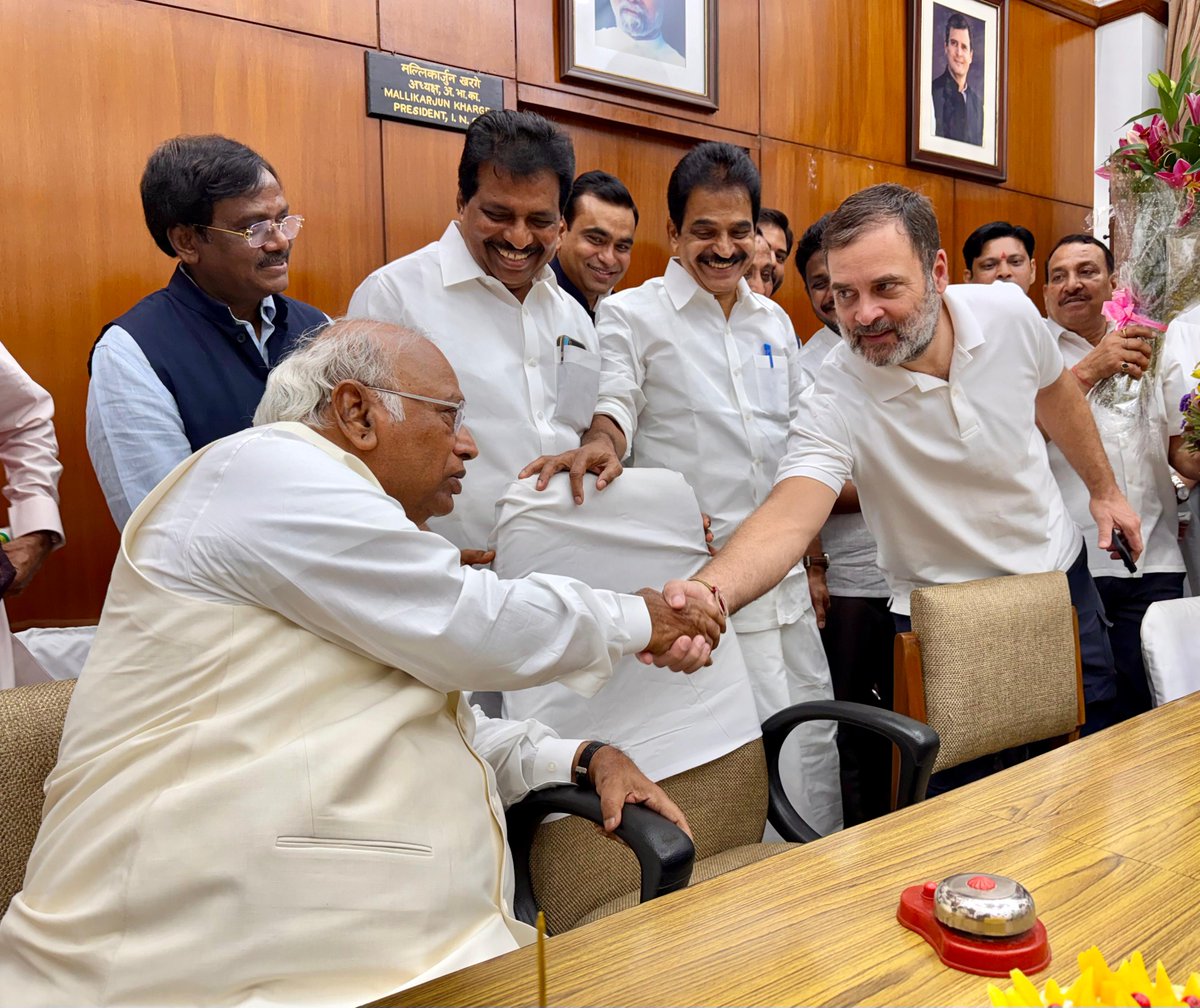 Gaddam Vamsi Krishna (@kakavamsigaddam) on Twitter photo Had the honour of meeting <a href="/kharge/">Mallikarjun Kharge</a> ji along with Minister <a href="/VivekVenkatswam/">Dr Vivek Venkatswamy</a> garu on the occasion of his birthday today. Wished him good health and continued strength in his inspiring leadership. <a href="/INCIndia/">Congress</a> <a href="/INCTelangana/">Telangana Congress</a> Had the honour of meeting <a href="/kharge/">Mallikarjun Kharge</a> ji along with Minister <a href="/VivekVenkatswam/">Dr Vivek Venkatswamy</a> garu on the occasion of his birthday today. Wished him good health and continued strength in his inspiring leadership. <a href="/INCIndia/">Congress</a> <a href="/INCTelangana/">Telangana Congress</a>