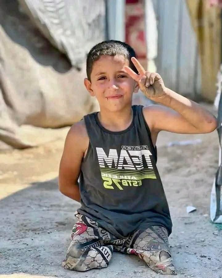 Zavallılık başkalarının aklıyla hareket etmektir.
Kendi iradesi ile hareket edenlere direnişi yada özgür insanlar denir.
Yaşasın direniş imiz.