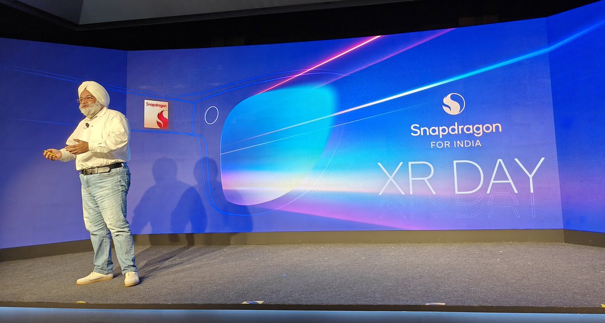 abhishek's tweet photo. So glad to see @qualcomm_in going all in and full speed on the smart glasses platform. 👀

@SaviSoin on stage. 👏

Also, @peyushbansal is joining soon on the qualcomm XR day. 🔥

A new smartglass is being cooked by @lenskart 🤔

Announcement most likely today😎 #xrday https://t.co/TkNlGcAHHp
