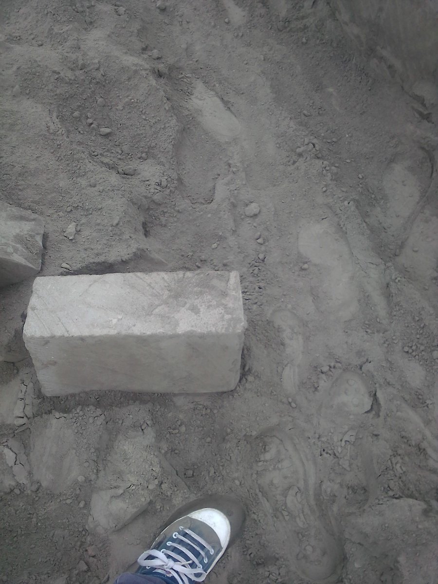Martinlangat6's tweet photo. @cbs_ke Machine cut stones,from juja,0721310590 https://t.co/0ypVaBz5ie