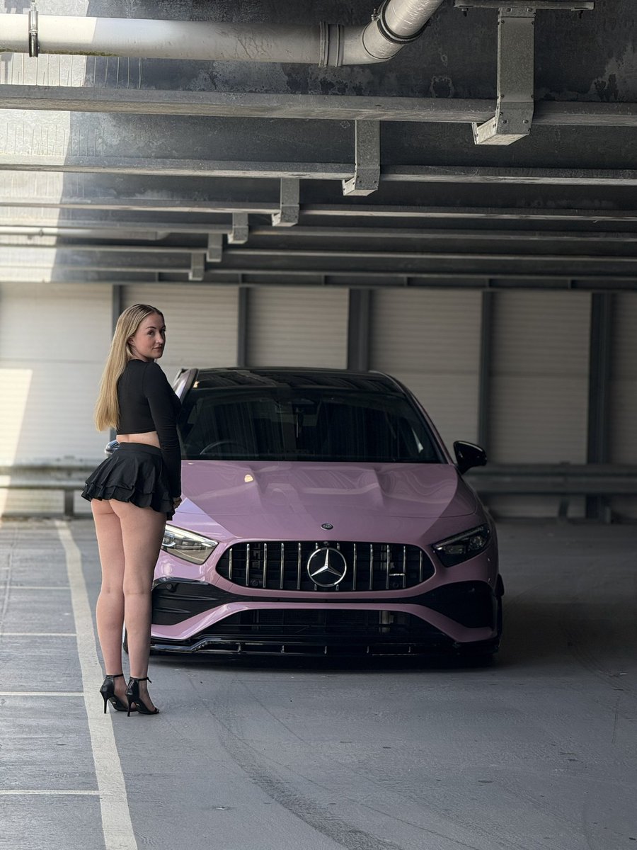 Keeley_St3's tweet image. Rt if you like car girls