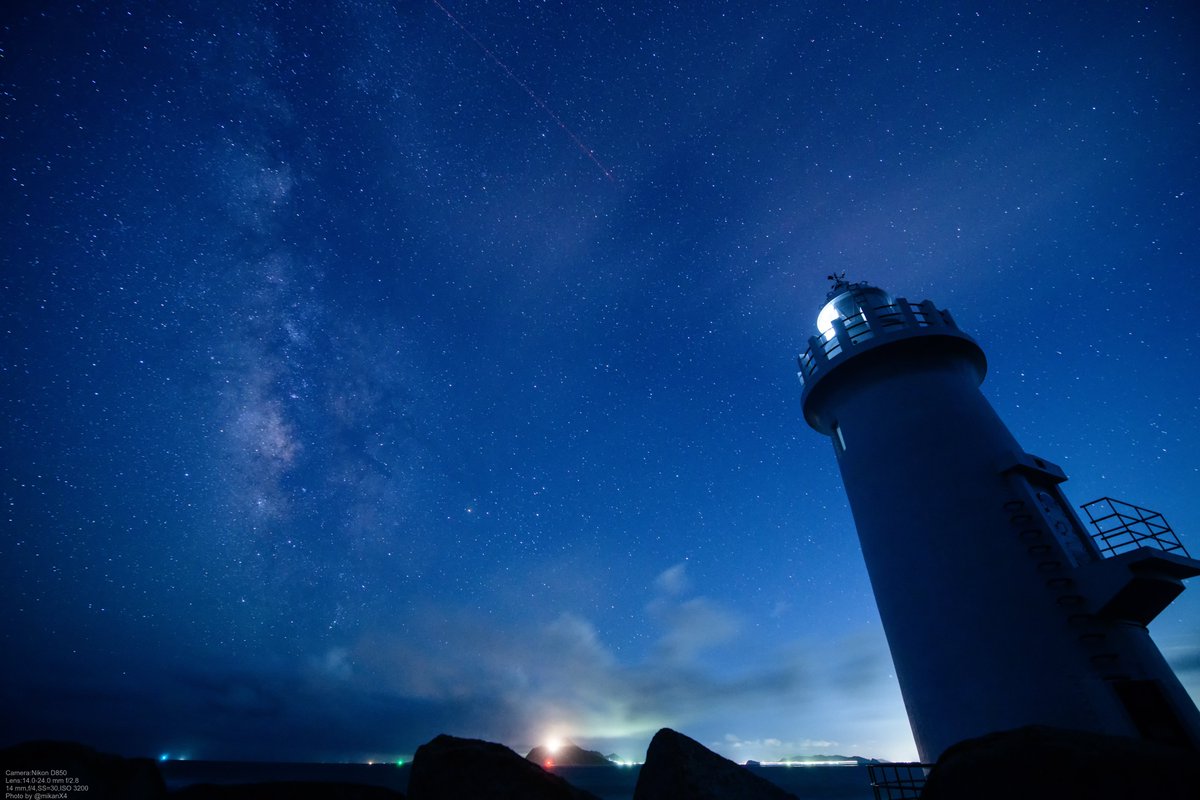 ☪︎ 夜空星月 ☪︎ページ 真夜中を過ぎると夏の星座がつぎつぎと南中を迎えます。 5月1日