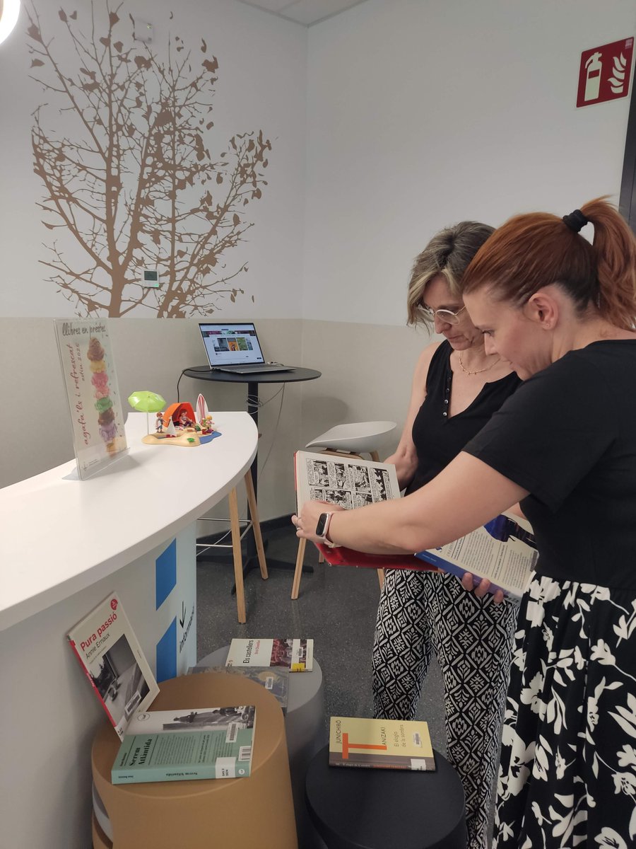 ☀️📚Aquest estiu no et quedis sense la teva dosi de lectura!

A la #bibliotecaCSalutIgualada hem preparat una selecció de llibres ideals per gaudir sota el sol (o sota l'aire condicionat) 🧊🌴

Vine i emporta't la teva lectura d'estiu!