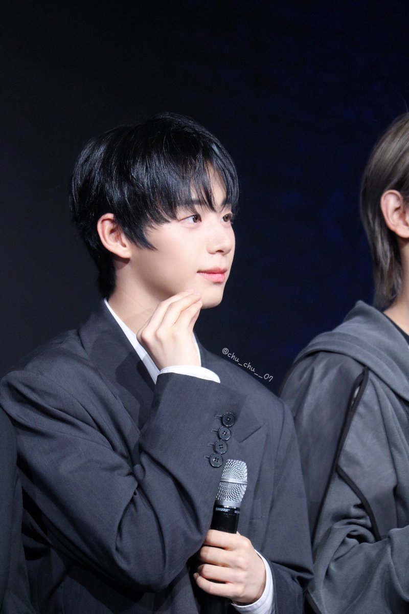 250719 쇼음악중심 미니 팬미팅

만두 만두만두 만두 🥟

#아홉 #AHOF
#SEOJEONGWOO #서정우
