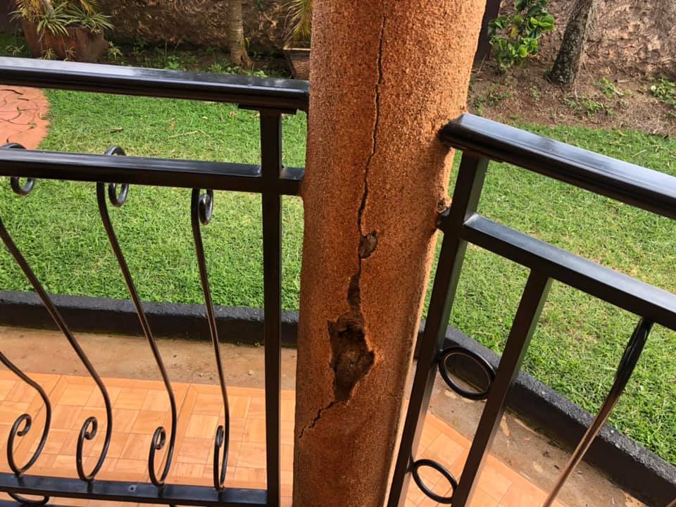 ApolloBuregyeya's tweet image. When Chemistry Ends in Cracks: A Lesson from a Client’s House.
=======
Five years ago, a client reached out with a problem that had been slowly unravelling around his home. His 12-year-old house had developed cracks on every external column. Not one or two. All of them. The…