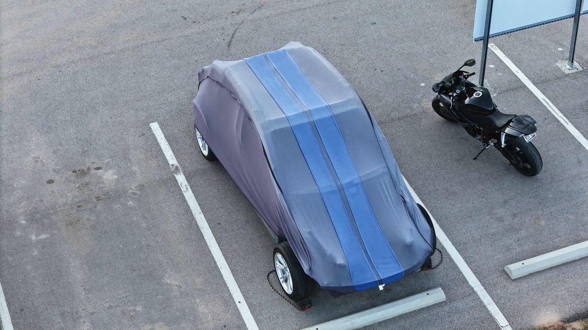 joehansenxx's tweet image. Tesla ‘Model Q’ gets bold prediction from Deutsche Bank that investors will love
Tesla’s Model Q could be on the way soon, and a new note from Deutsche Bank thinks it will contribute to Q4 deliveries.
The Tesla “Model Q” has been in the rumor mill for the company for several…