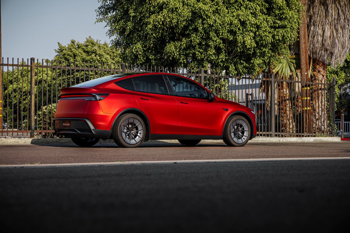 UnpluggedTesla's tweet image. Looks sharp in every occasion, Functional in every scenario. This is the UP-RW "Road Warrior" by UP Forged.