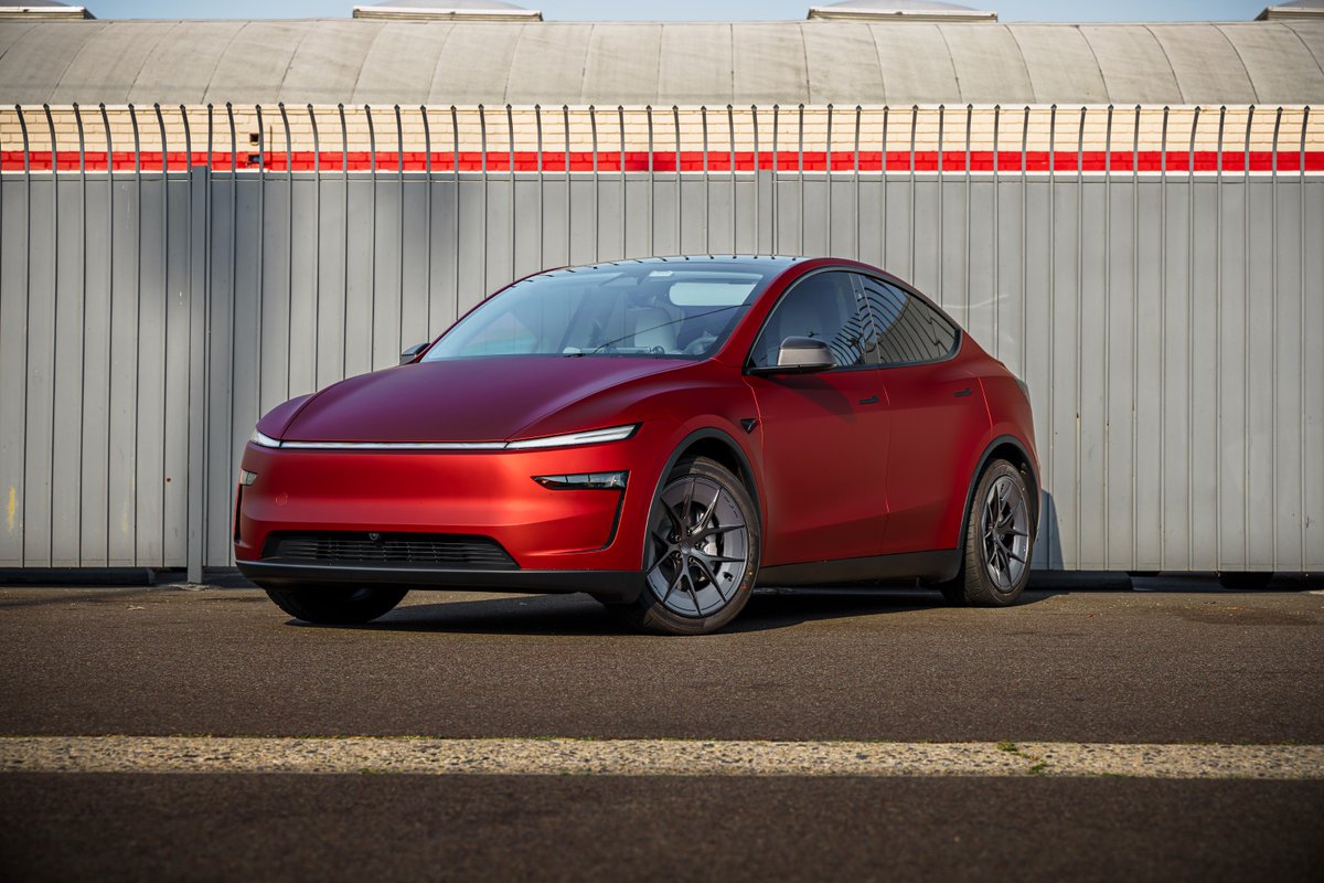 UnpluggedTesla's tweet image. Looks sharp in every occasion, Functional in every scenario. This is the UP-RW "Road Warrior" by UP Forged.