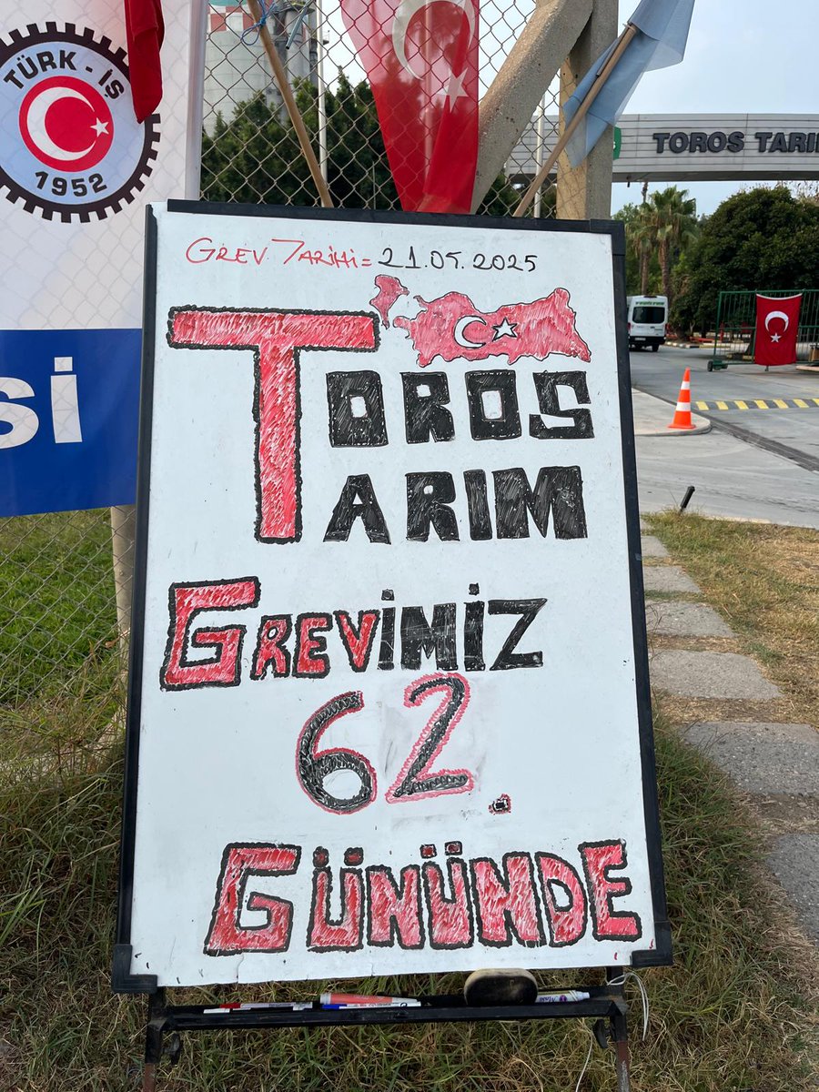 Petrol-iş Mersin Şubesi (@mersinpetrolis) on Twitter photo Toros Tarım'da Grevimizin 62. Günü...
<a href="/tekfen_holding/">Tekfen Holding</a> <a href="/torostarim/">Toros Tarım</a> #tekfenholding #torostarim #petrolis #petrolismersin
#direnedirenekazanacağız #kazanacağiz
#işçilerinbirliğisermayeyiyenecek Toros Tarım'da Grevimizin 62. Günü...
<a href="/tekfen_holding/">Tekfen Holding</a> <a href="/torostarim/">Toros Tarım</a> #tekfenholding #torostarim #petrolis #petrolismersin
#direnedirenekazanacağız #kazanacağiz
#işçilerinbirliğisermayeyiyenecek