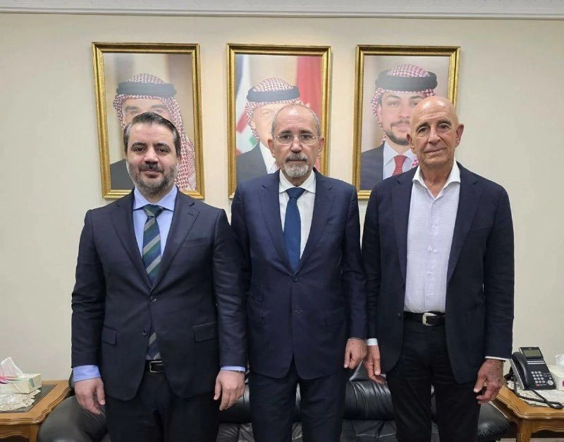 📌 بالإشارة إلى أحداث #السويداء، فإن هنالك تحولاً خطيراً في الاستراتيجية الأمنية الإسرائيلية بالانتقال من الدفاع إلى الهيمنة الإقليمية والطموح بأن تكون القوة الأولى، بل شرطي المنطقة الوحيد في المرحلة القادمة.

📌 الأجندة الإسرائيلية تتراوح ما بين تمزيق البلاد إلى مجموعة من