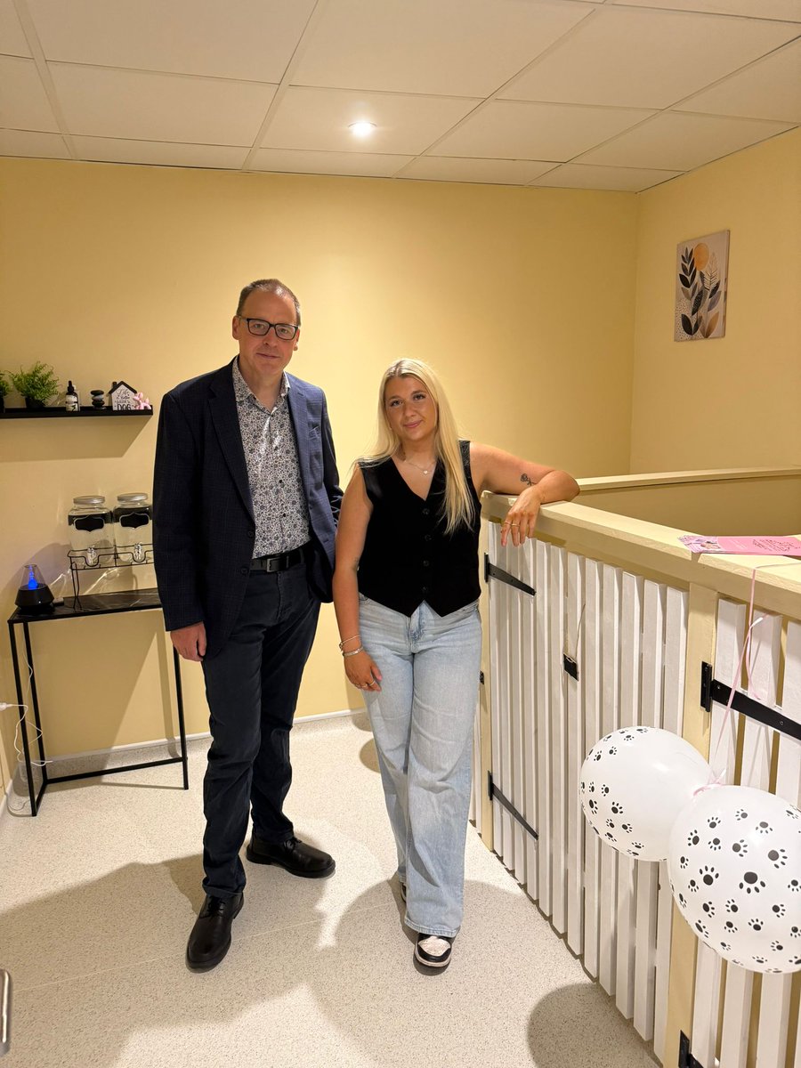 DrScottArthurMP's tweet image. I was proud to be at the opening of Groomingdales Dog Salon & Spa yesterday. Rachel has put so much effort in to setting up her business, and I could see she has the full love and support of her family.
I always admire people who set up their own business, and Rachel isโฆ
