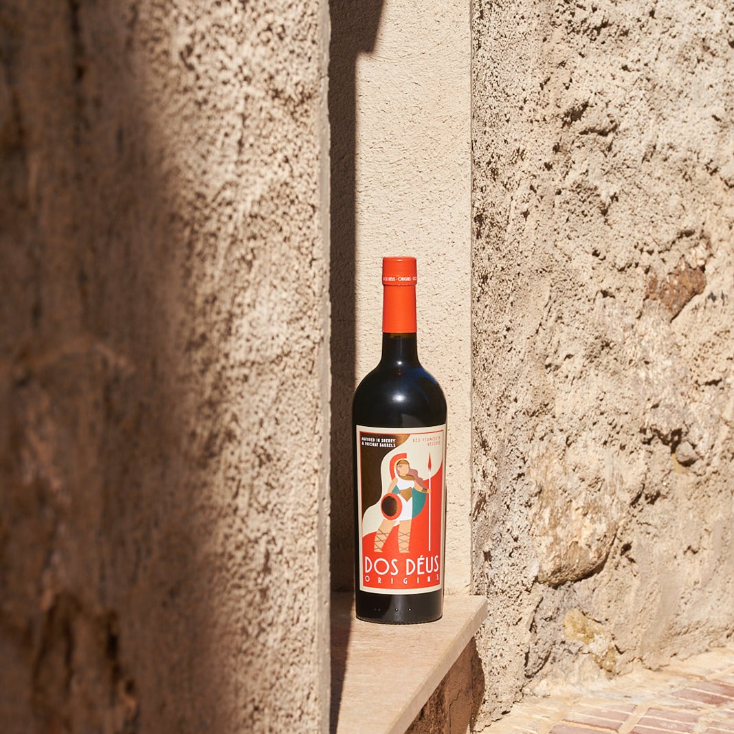 Un vermut rojo para amantes del equilibrio:
🍇 Uvas del Priorat
🪔 Toques de caramelo, regaliz y ajenjo
🥃 Final largo y complejo
#DosDéusRed #VermutDelPriorat #VermouthDosDeus #prioratlab